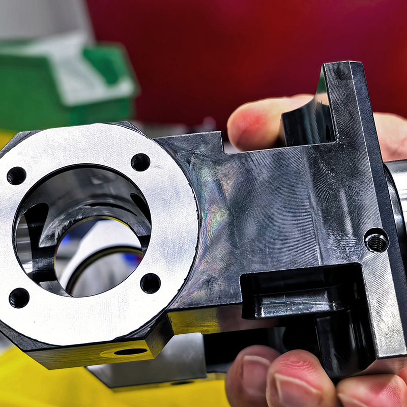 Automatisiertes Höchstpräzisions-Schleifen, letzter Schliff – Automated ultra-precise grinding